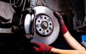 Read more about the article Signs Your Car Needs a Brake Service